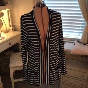 Long sleeved cardigan t shirt weight w pockets